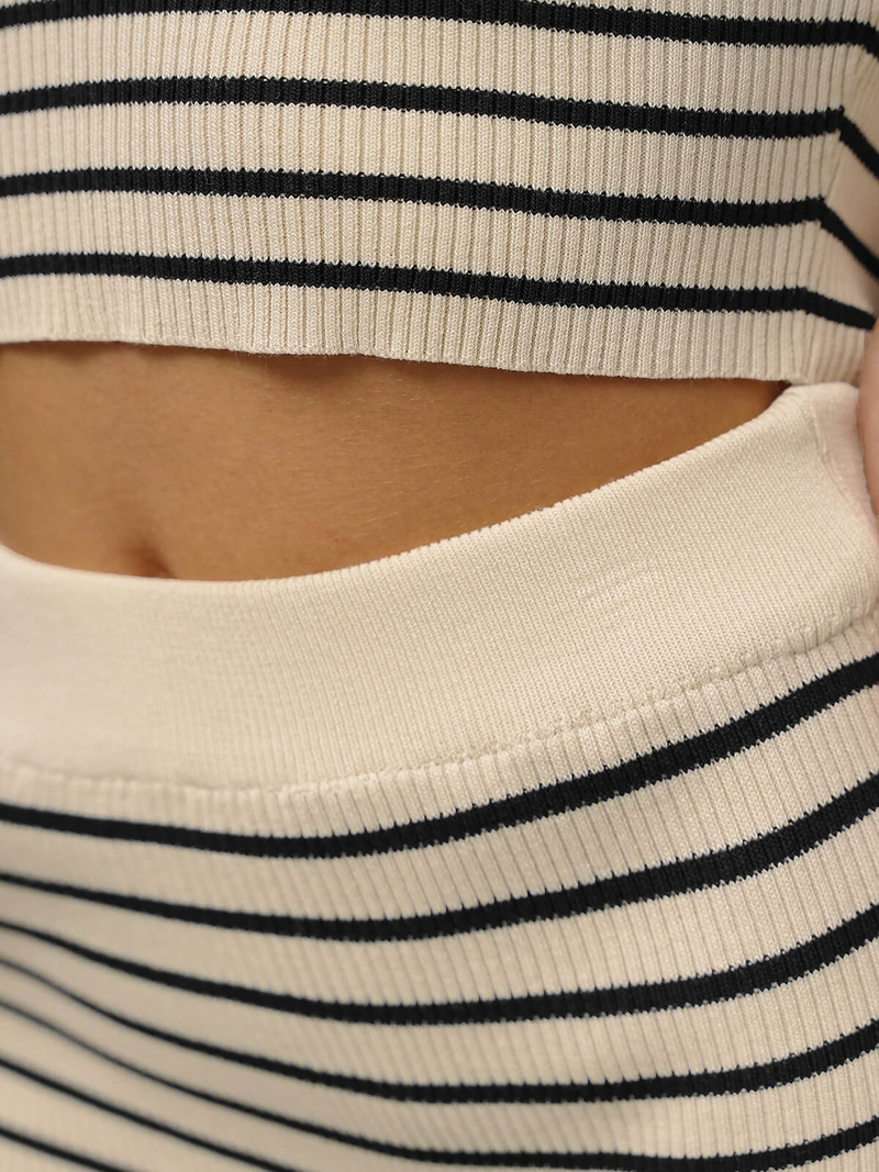 Smėliniai/juodas moteriškas komplektas - viršus ir sijonas OZONEE O/CH5801